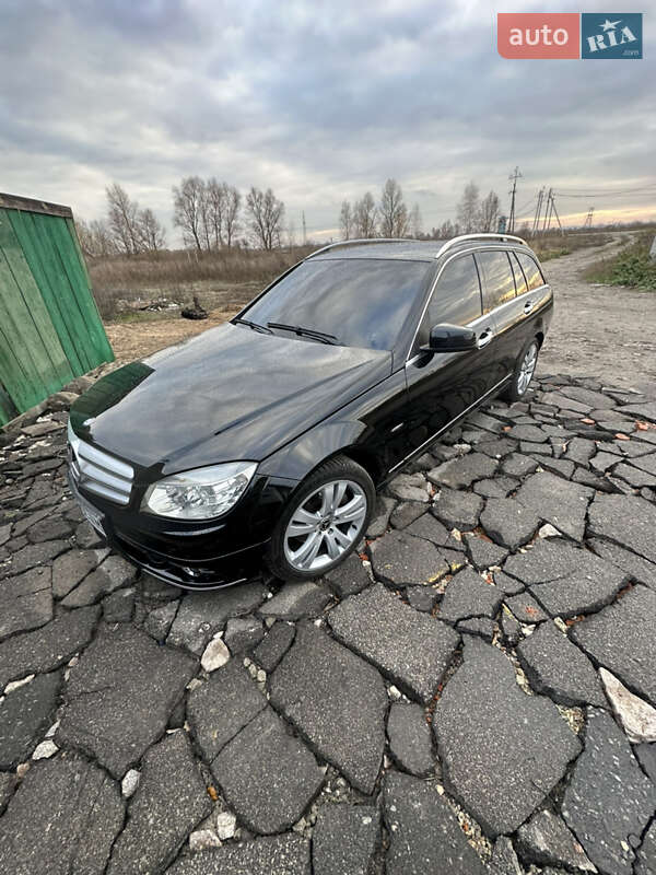 Универсал Mercedes-Benz C-Class 2008 в Киеве