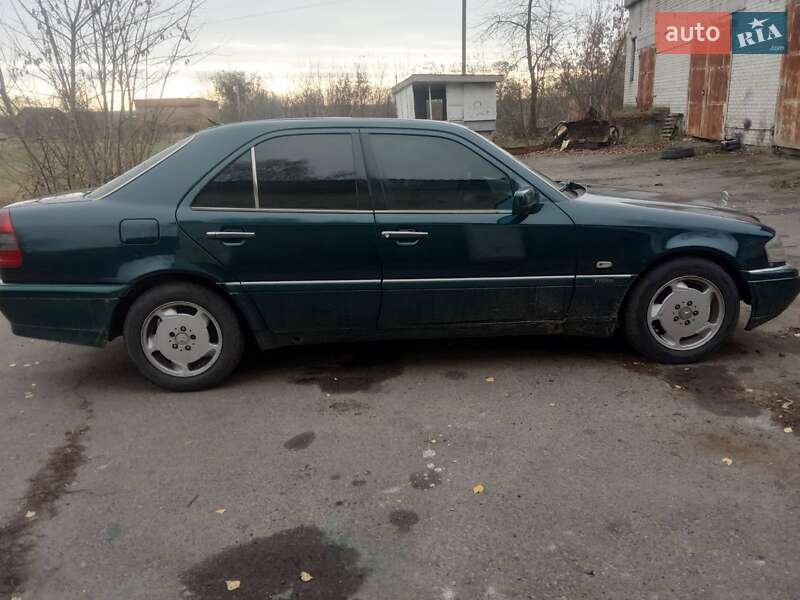 Седан Mercedes-Benz C-Class 1995 в Заречном