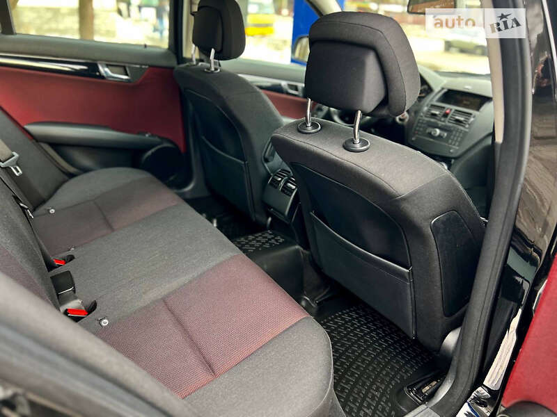 Седан Mercedes-Benz C-Class 2008 в Днепре