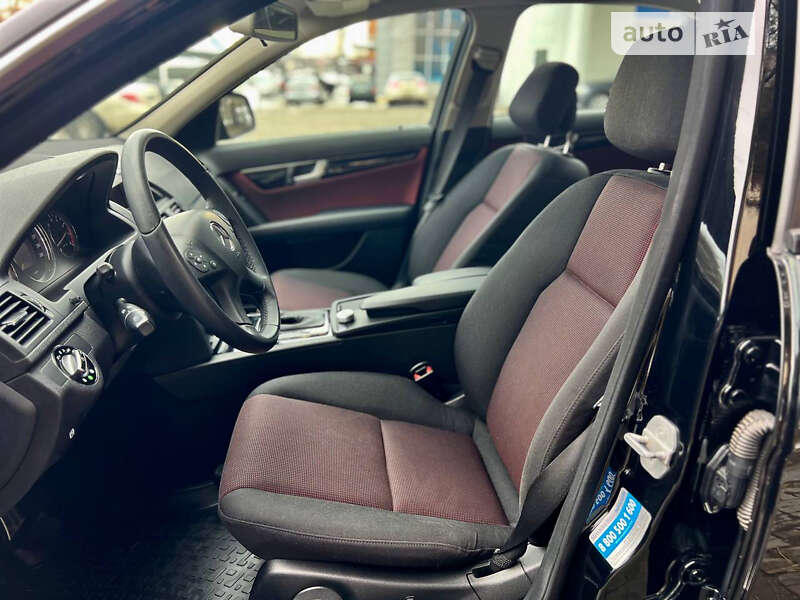 Седан Mercedes-Benz C-Class 2008 в Днепре