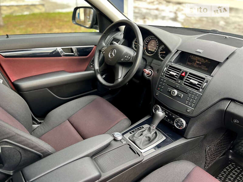 Седан Mercedes-Benz C-Class 2008 в Днепре