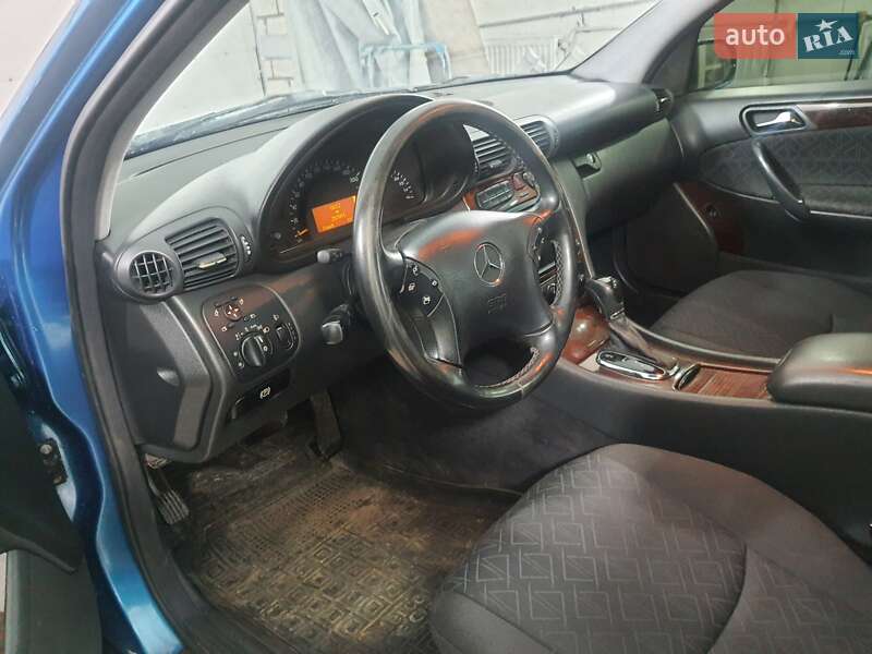 Седан Mercedes-Benz C-Class 2000 в Киеве