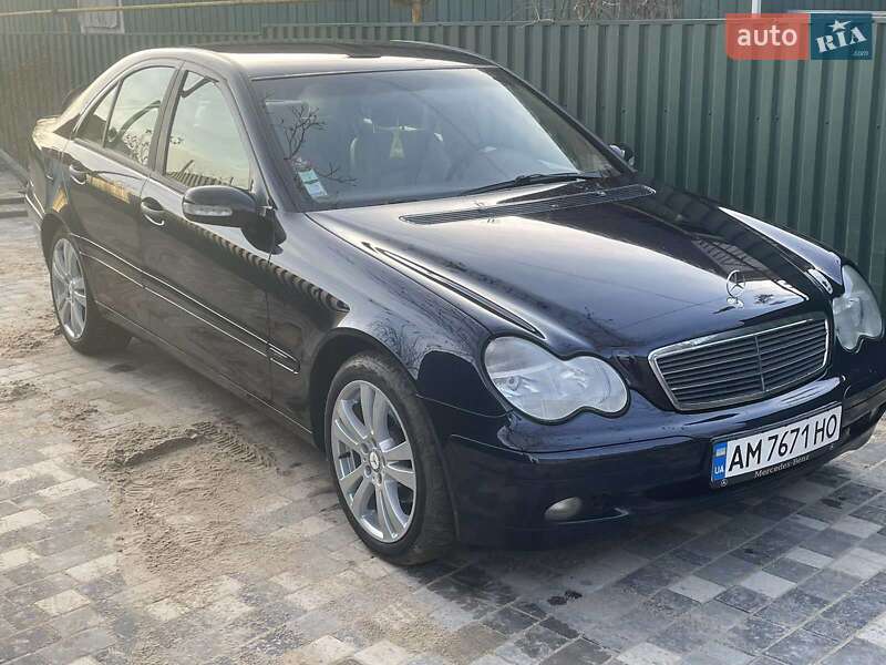 Седан Mercedes-Benz C-Class 2002 в Житомире