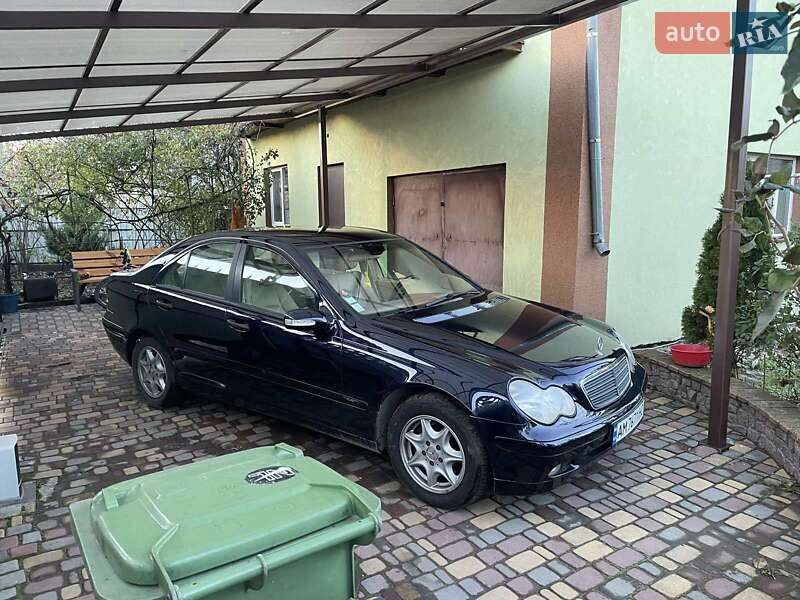 Седан Mercedes-Benz C-Class 2002 в Житомире