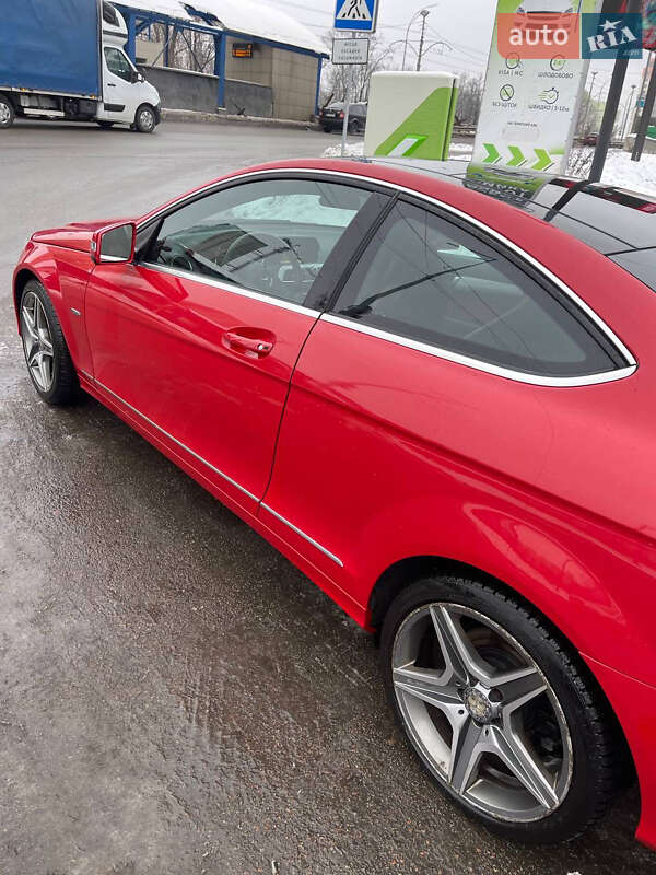 Купе Mercedes-Benz C-Class 2011 в Киеве