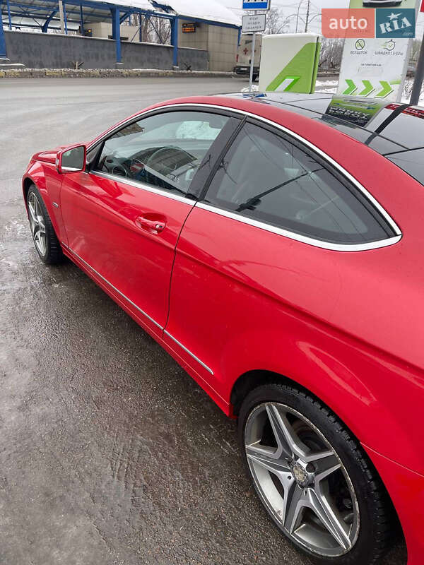 Купе Mercedes-Benz C-Class 2011 в Киеве
