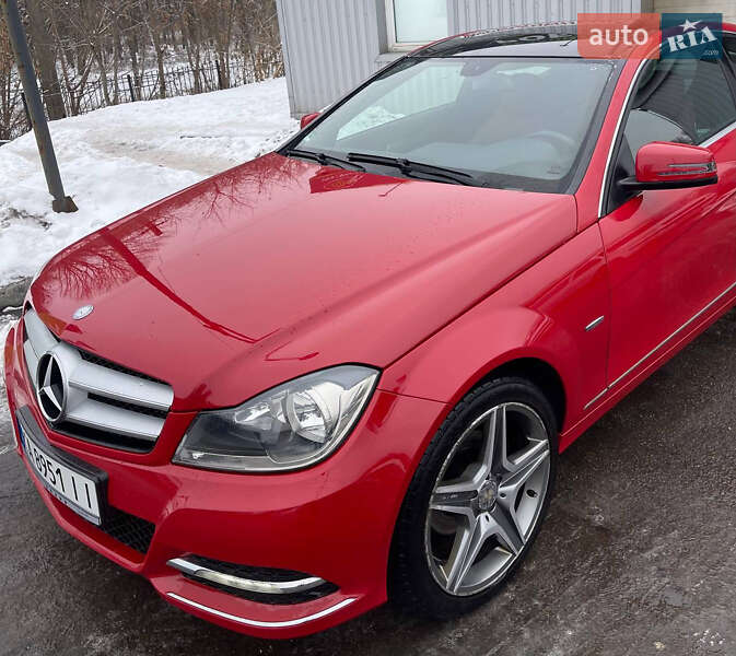 Купе Mercedes-Benz C-Class 2011 в Киеве