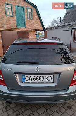 Универсал Mercedes-Benz C-Class 2010 в 