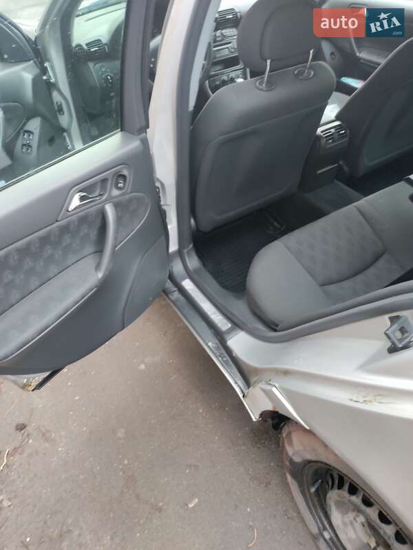 Универсал Mercedes-Benz C-Class 2003 в Киеве
