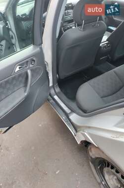 Универсал Mercedes-Benz C-Class 2003 в 