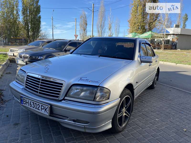 Седан Mercedes-Benz C-Class 1997 в Николаеве