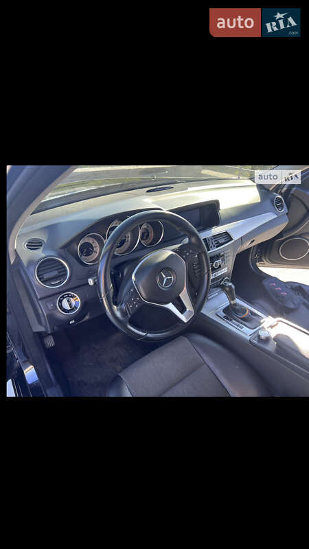 Седан Mercedes-Benz C-Class 2012 в Виннице