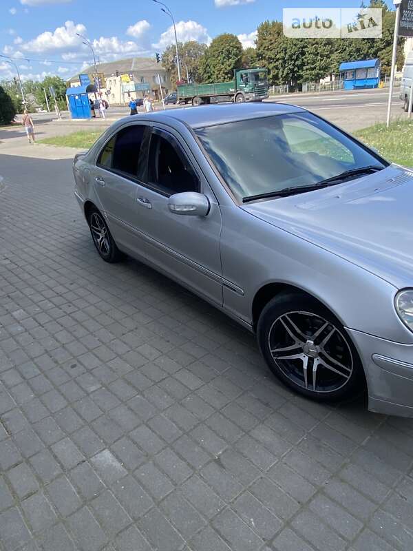 Седан Mercedes-Benz C-Class 2003 в Броварах