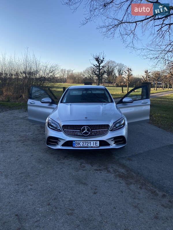 Седан Mercedes-Benz C-Class 2017 в Киеве