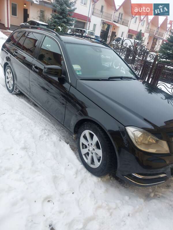 Универсал Mercedes-Benz C-Class 2012 в Стрые