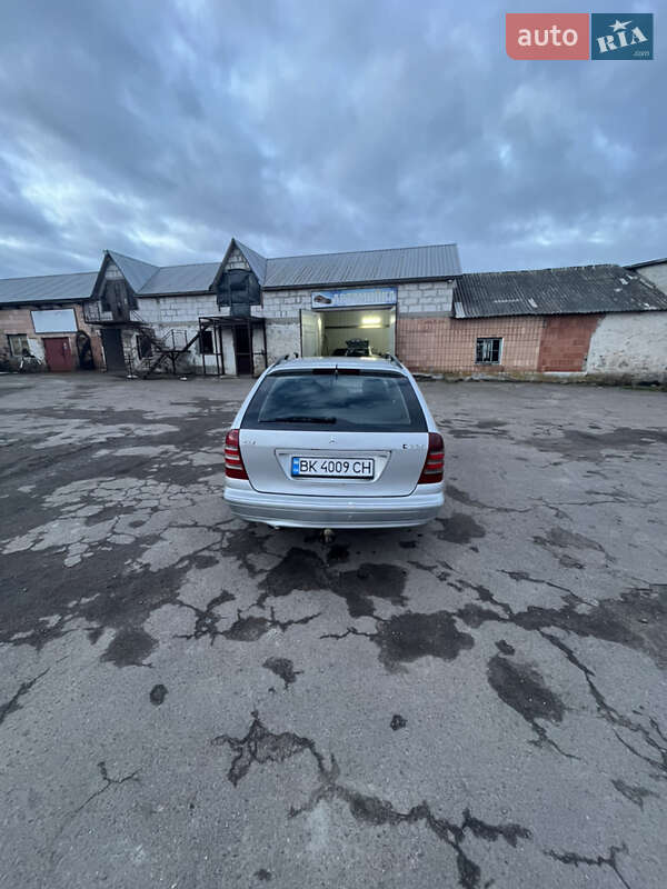 Универсал Mercedes-Benz C-Class 2001 в Рокитном