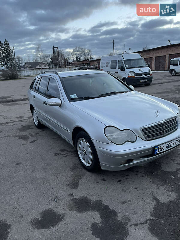 Универсал Mercedes-Benz C-Class 2001 в Рокитном