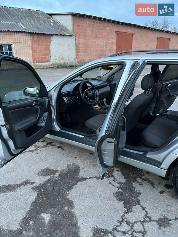Универсал Mercedes-Benz C-Class 2001 в Рокитном