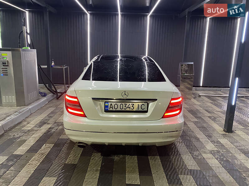 Купе Mercedes-Benz C-Class 2011 в Ужгороде