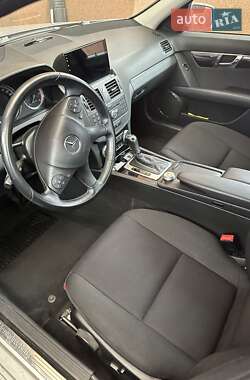 Седан Mercedes-Benz C-Class 2010 в Виннице