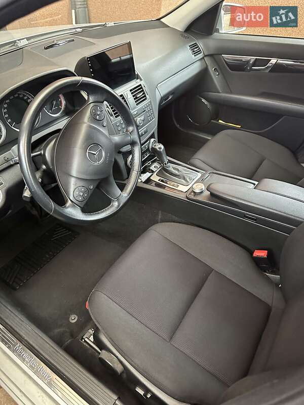 Седан Mercedes-Benz C-Class 2010 в Виннице