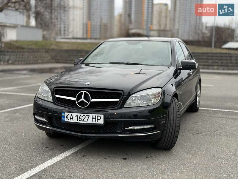 Седан Mercedes-Benz C-Class 2010 в Киеве