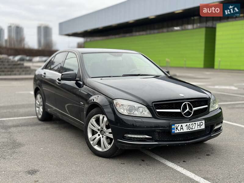 Седан Mercedes-Benz C-Class 2010 в Киеве
