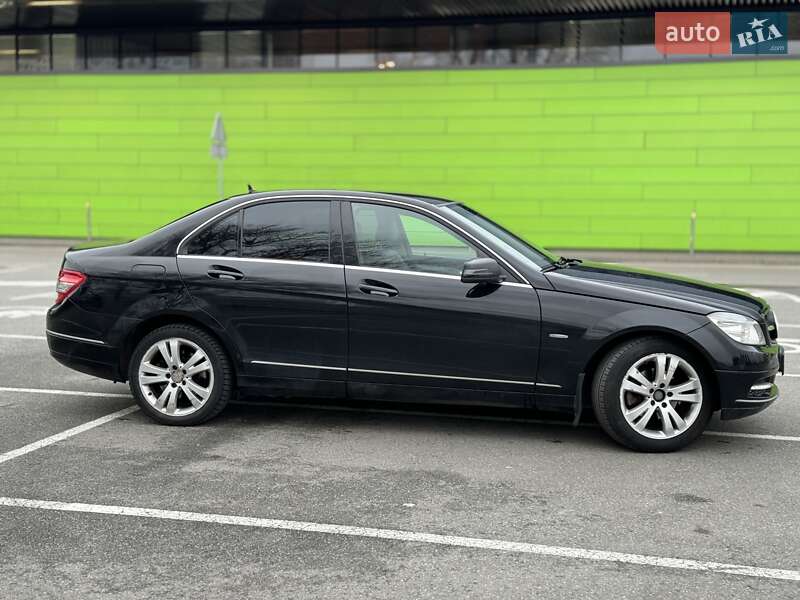 Седан Mercedes-Benz C-Class 2010 в Киеве