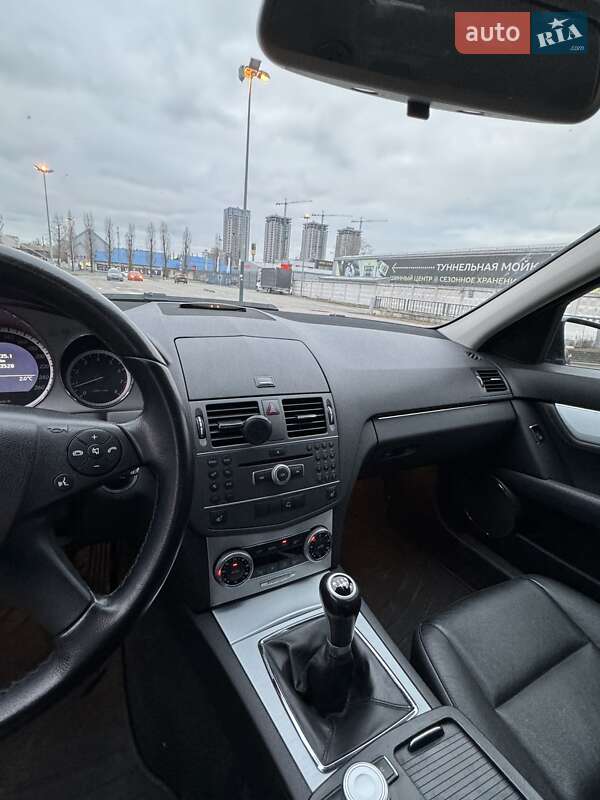 Седан Mercedes-Benz C-Class 2010 в Киеве