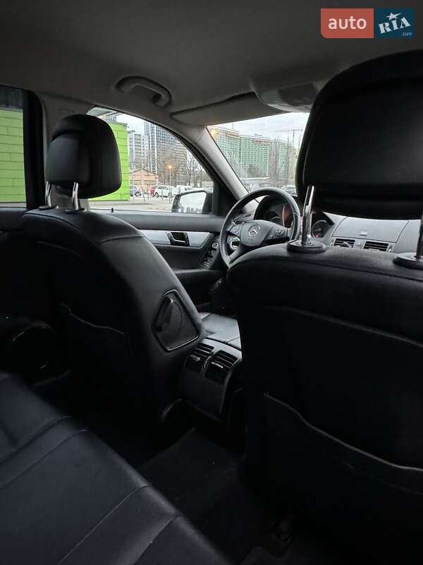 Седан Mercedes-Benz C-Class 2010 в Киеве