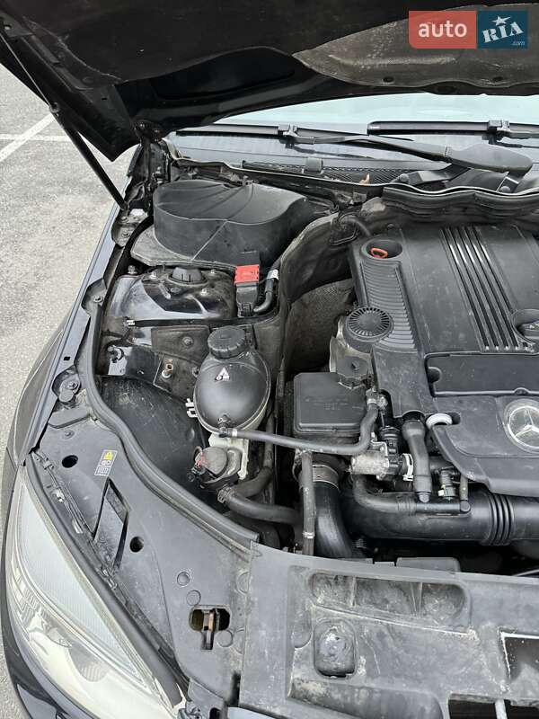 Седан Mercedes-Benz C-Class 2010 в Киеве