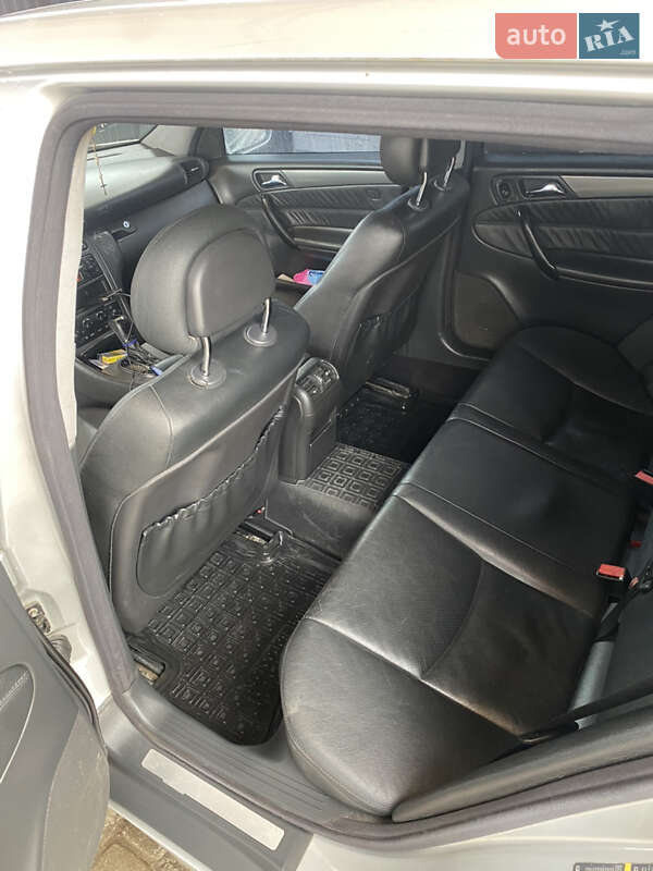 Универсал Mercedes-Benz C-Class 2003 в Яворове