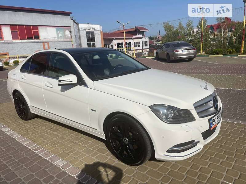 Седан Mercedes-Benz C-Class 2012 в Львове