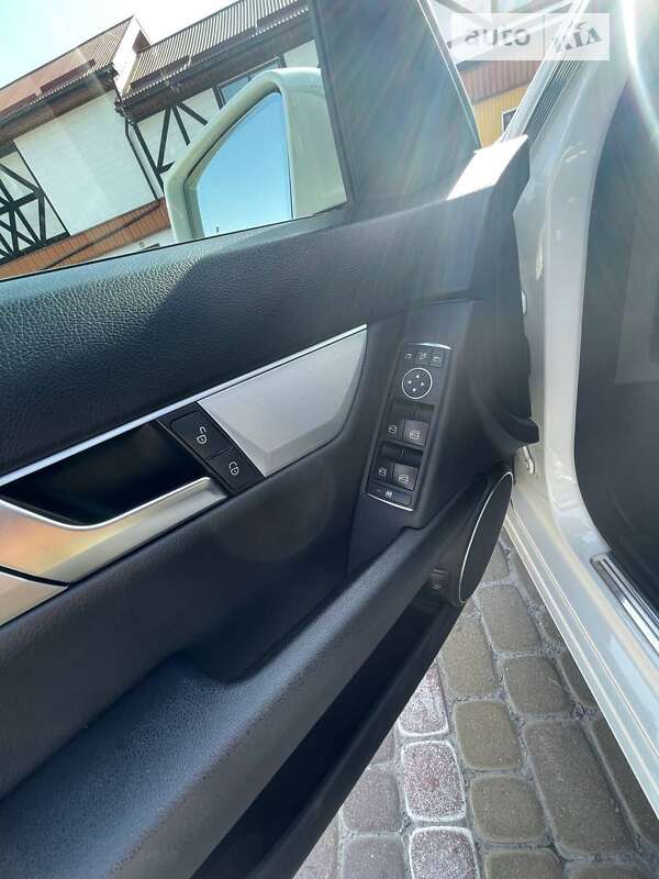 Седан Mercedes-Benz C-Class 2012 в Львове