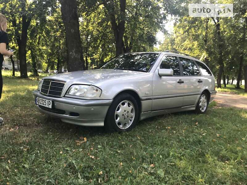 Універсал Mercedes-Benz C-Class 2000 в Вінниці