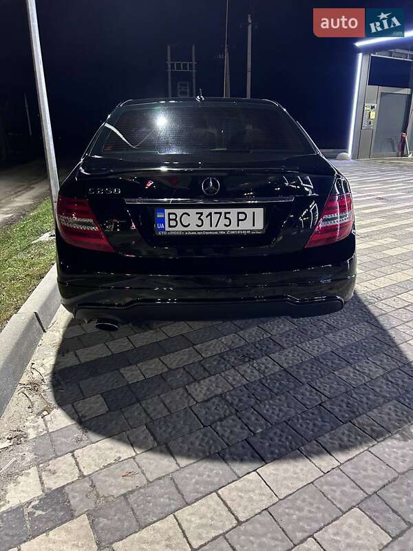 Седан Mercedes-Benz C-Class 2013 в Львове