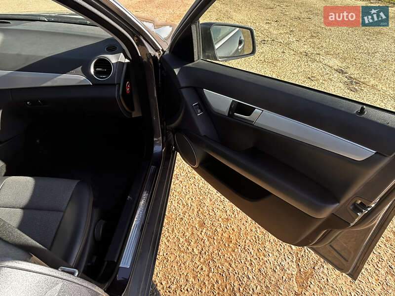 Универсал Mercedes-Benz C-Class 2013 в Одессе фото 18 Универсал Mercedes-Benz C-Class 2013 в Одессе