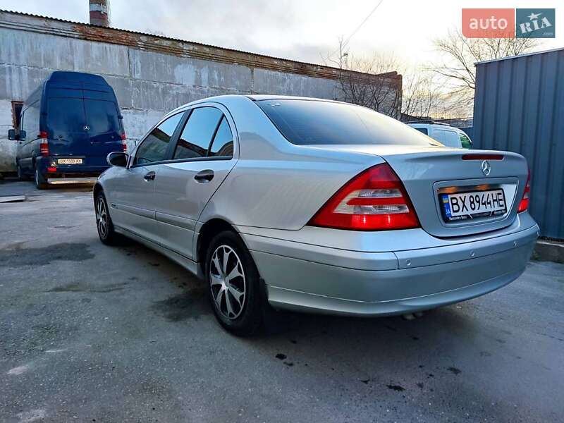 Седан Mercedes-Benz C-Class 2004 в Староконстантинове