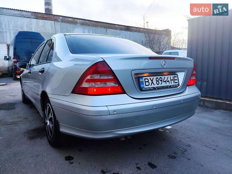 Седан Mercedes-Benz C-Class 2004 в Староконстантинове