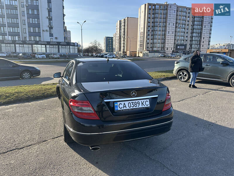 Седан Mercedes-Benz C-Class 2010 в Черкассах