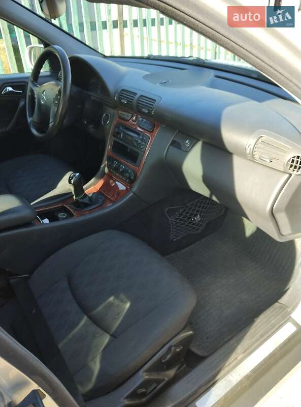 Седан Mercedes-Benz C-Class 2003 в Запорожье