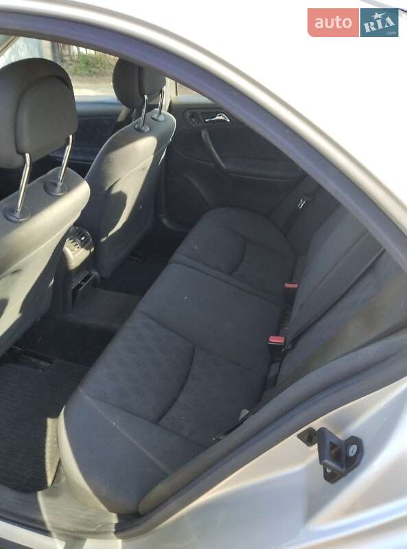 Седан Mercedes-Benz C-Class 2003 в Запорожье