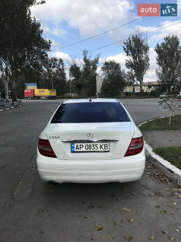 Седан Mercedes-Benz C-Class 2011 в Запорожье
