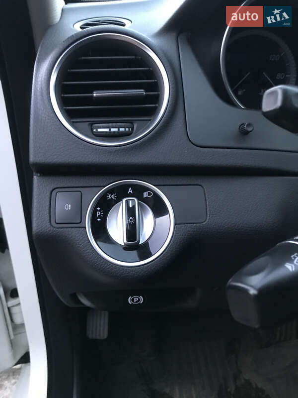 Седан Mercedes-Benz C-Class 2011 в Запорожье