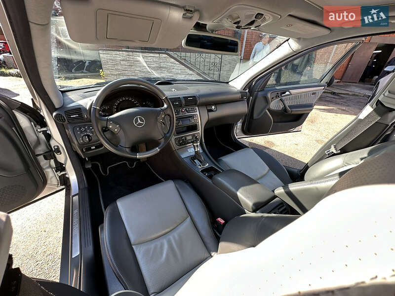 Седан Mercedes-Benz C-Class 2000 в Киеве