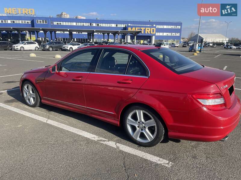 Седан Mercedes-Benz C-Class 2011 в Киеве