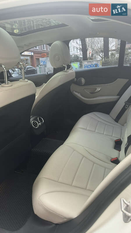 Седан Mercedes-Benz C-Class 2015 в Киеве