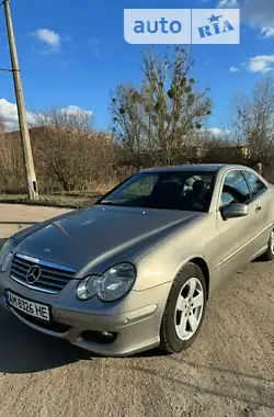 Mercedes-Benz C-Class 2005