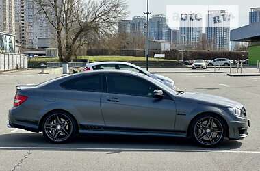 Купе Mercedes-Benz C-Class 2011 в 