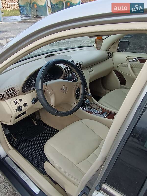 Седан Mercedes-Benz C-Class 2005 в Рокитному